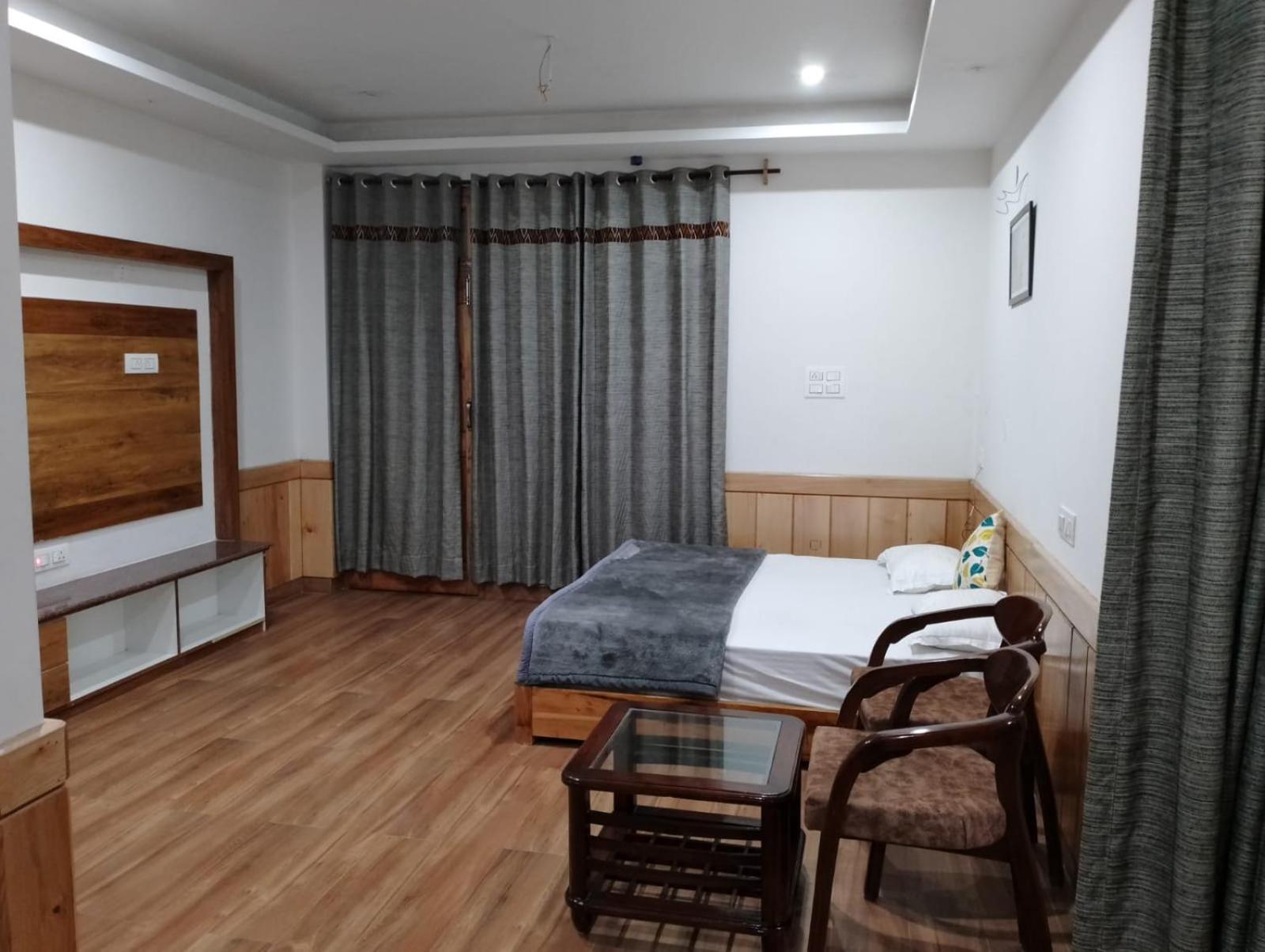 Mathan View Homestay - 3Min Drive To Kullu-Manali Airport Shamshi Buitenkant foto